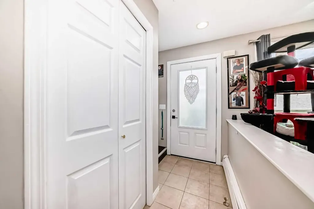 8 Huntley Close NE Calgary AB T2K4Z3