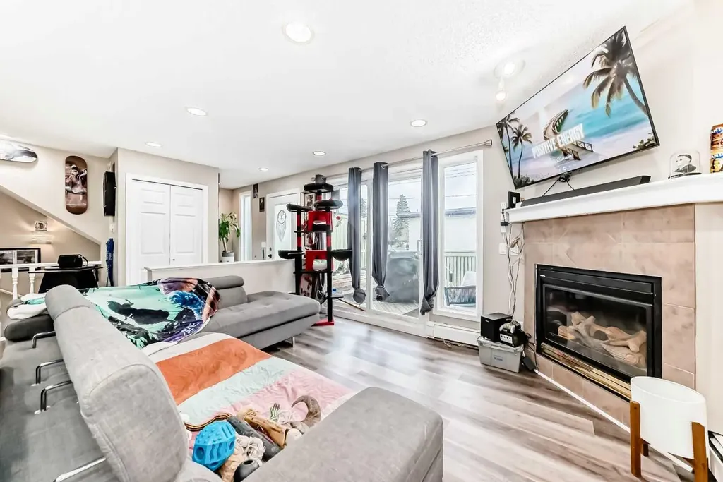 8 Huntley Close NE Calgary AB T2K4Z3