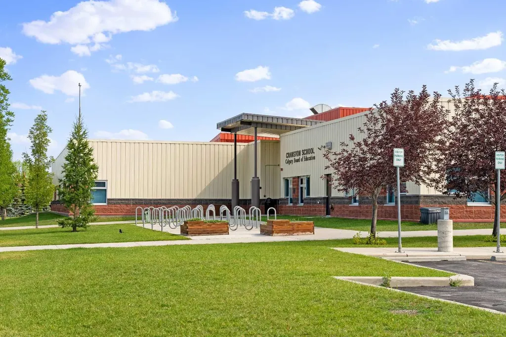 52 Cranfield Link SE Calgary AB T3M 0N9