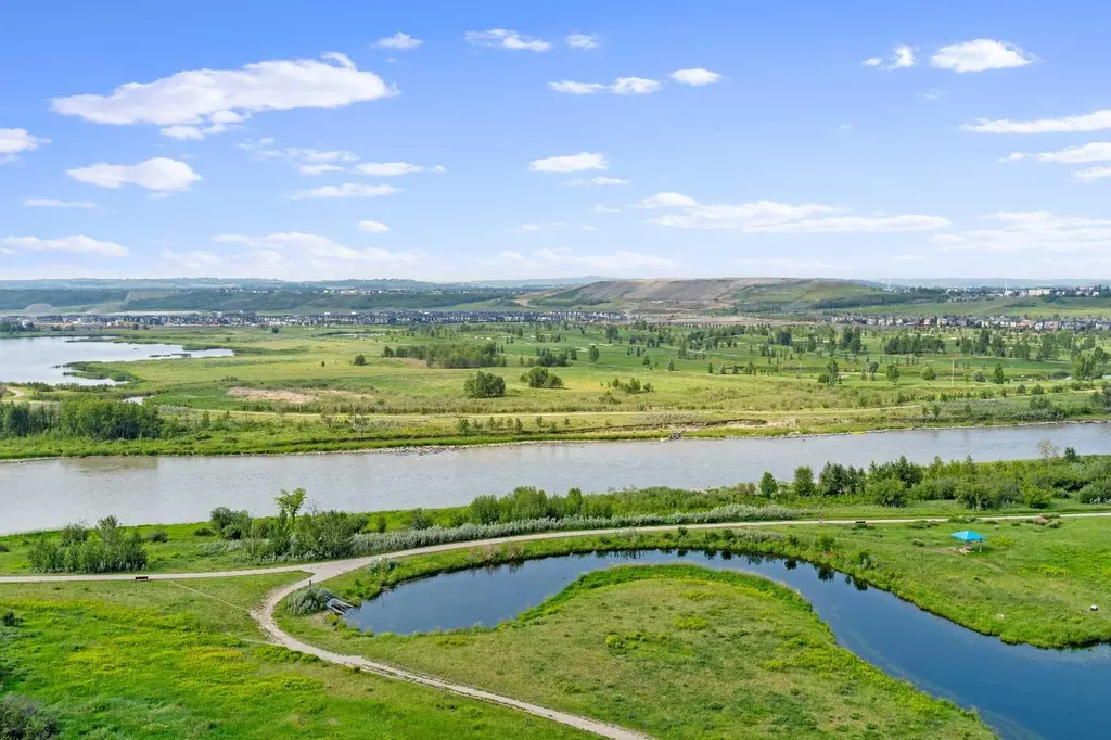 52 Cranfield Link SE Calgary AB T3M 0N9