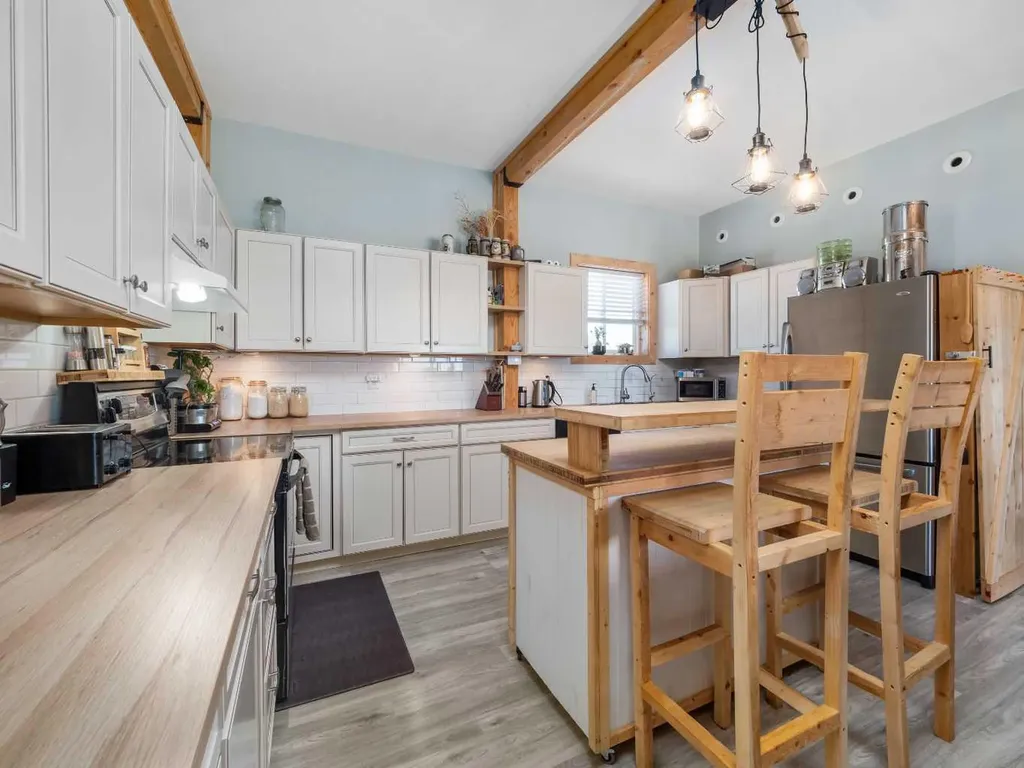 31035 Range Road 281 Rural Mountain View County AB T0M 0W0