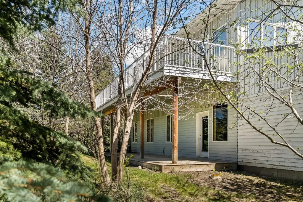 23 Calling Horse Estates Rural Rocky View County AB T3Z 1H4