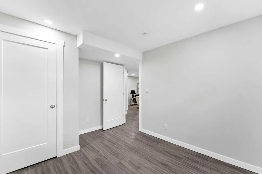 212 11 Street NE Medicine Hat AB T1A5T2