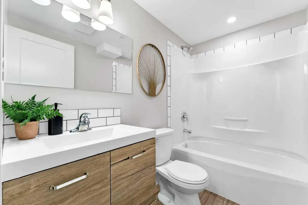 212 11 Street NE Medicine Hat AB T1A5T2