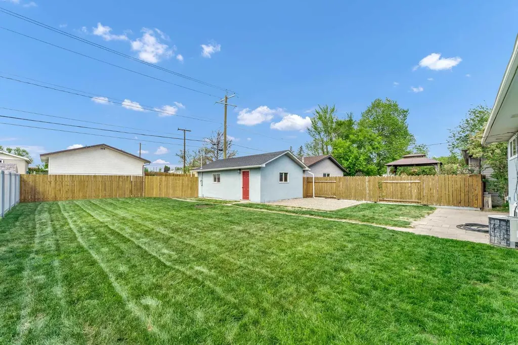 212 11 Street NE Medicine Hat AB T1A5T2