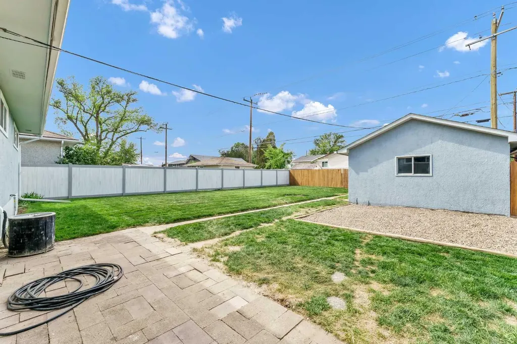 212 11 Street NE Medicine Hat AB T1A5T2