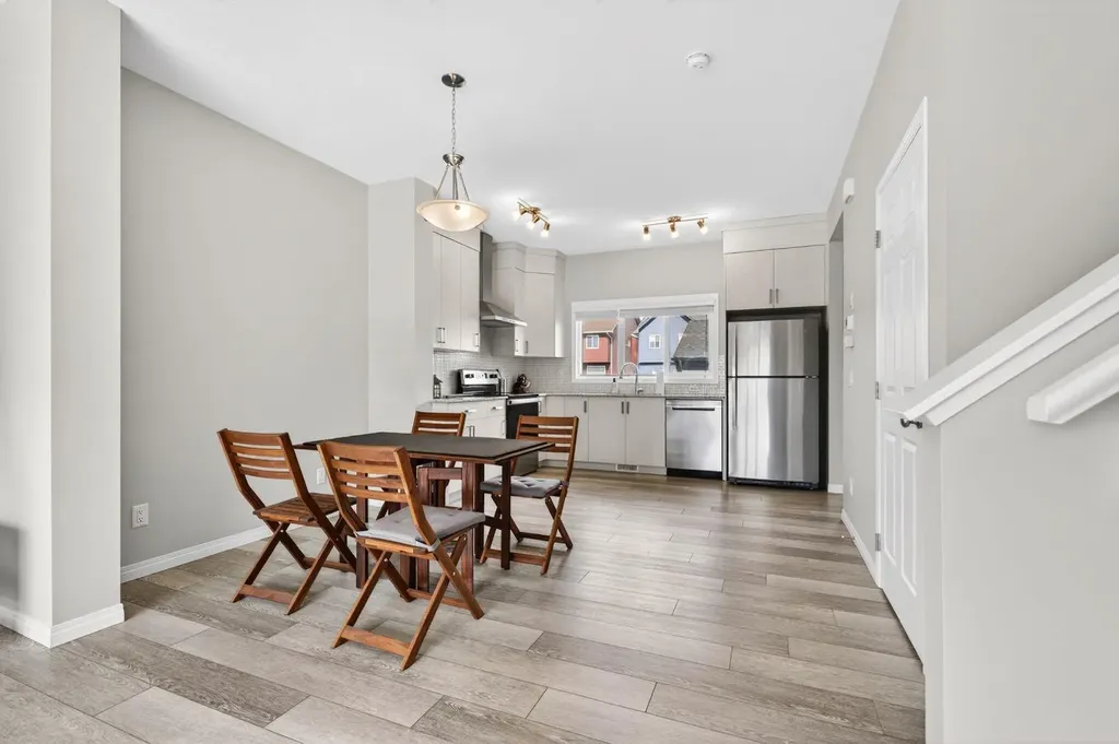 848 Chinook Gate Parade SW Airdrie AB T0M 0E0