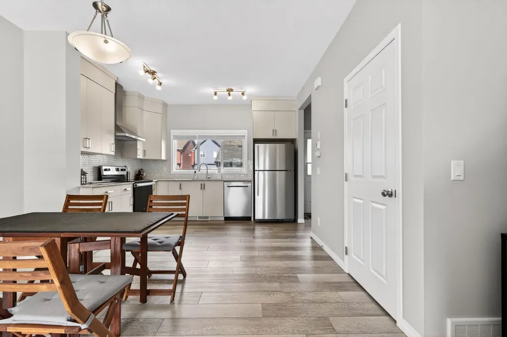 848 Chinook Gate Parade SW Airdrie AB T0M 0E0