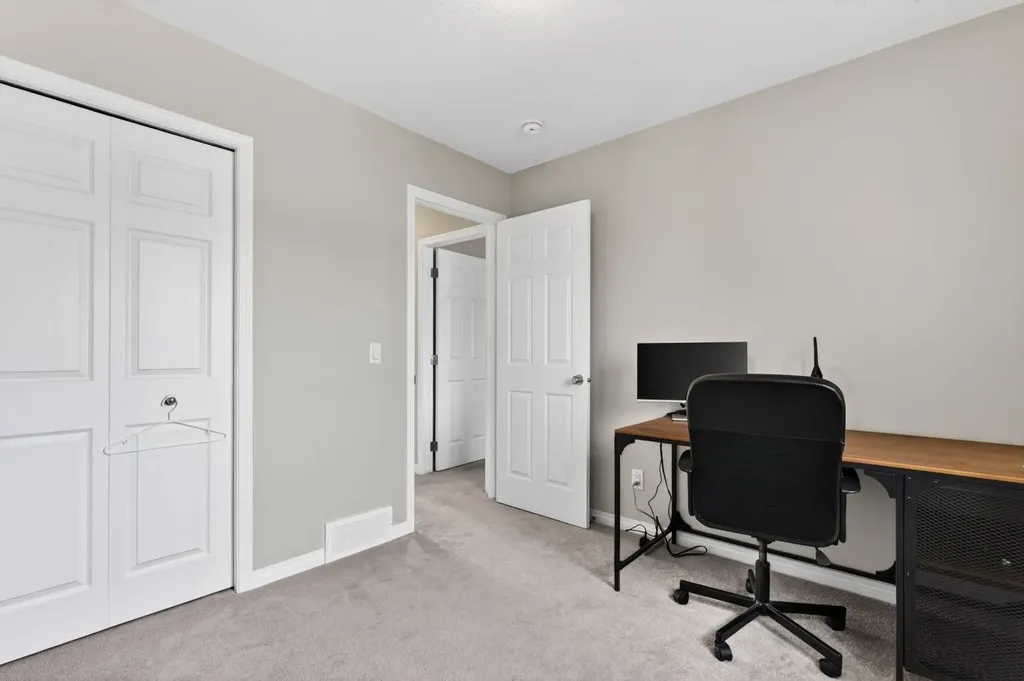 848 Chinook Gate Parade SW Airdrie AB T0M 0E0