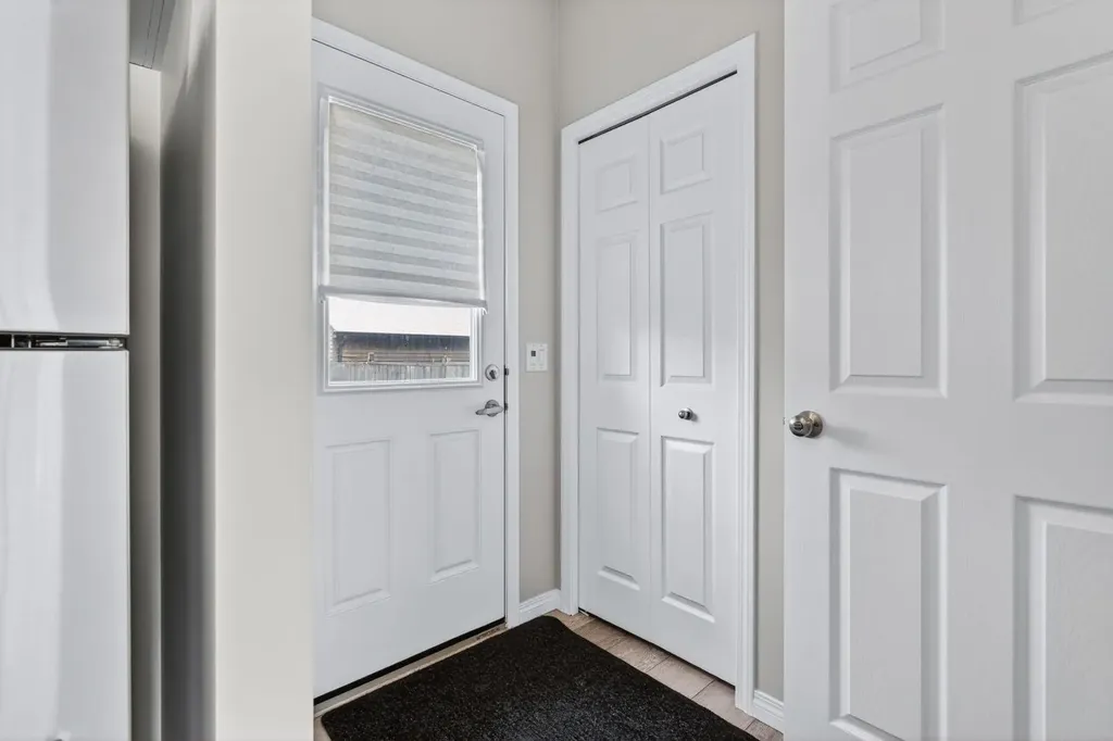848 Chinook Gate Parade SW Airdrie AB T0M 0E0