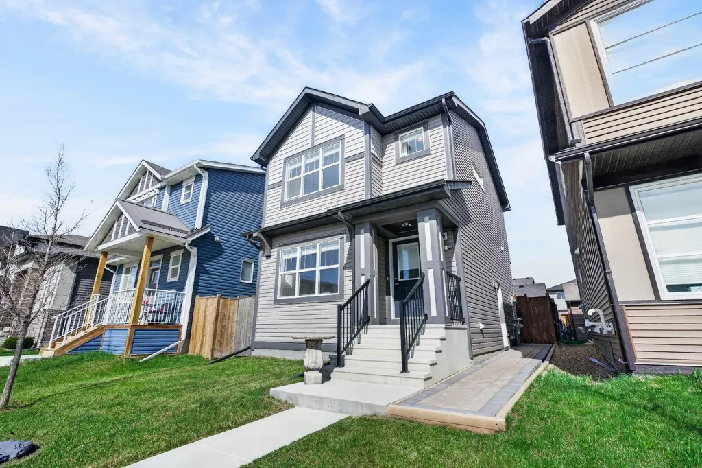 848 Chinook Gate Parade SW Airdrie AB T0M 0E0