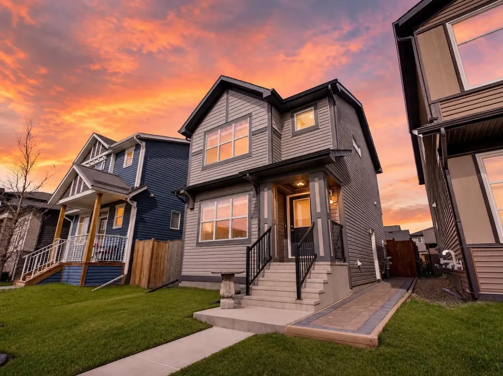 848 Chinook Gate Parade SW Airdrie AB T0M 0E0