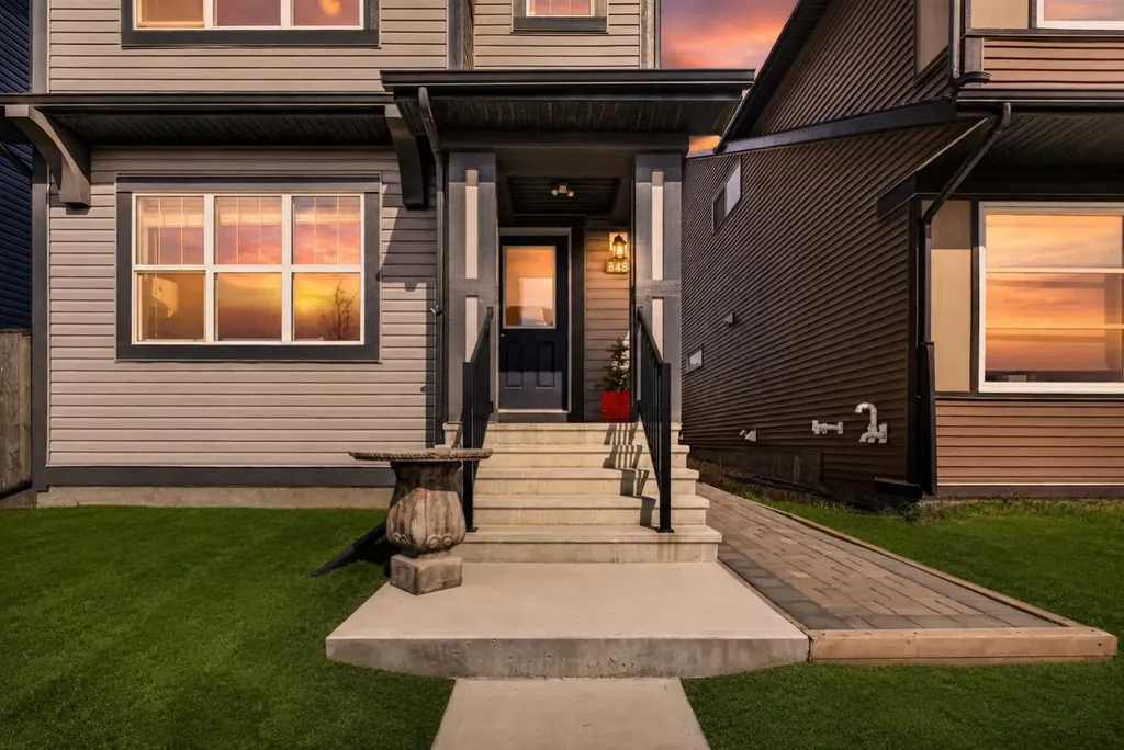 848 Chinook Gate Parade SW Airdrie AB T0M 0E0