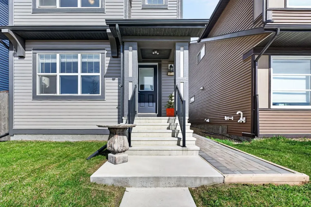 848 Chinook Gate Parade SW Airdrie AB T0M 0E0