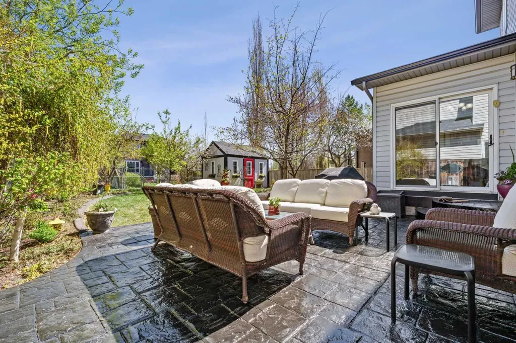 609 Chaparral Drive SE Calgary AB T3X 3W9