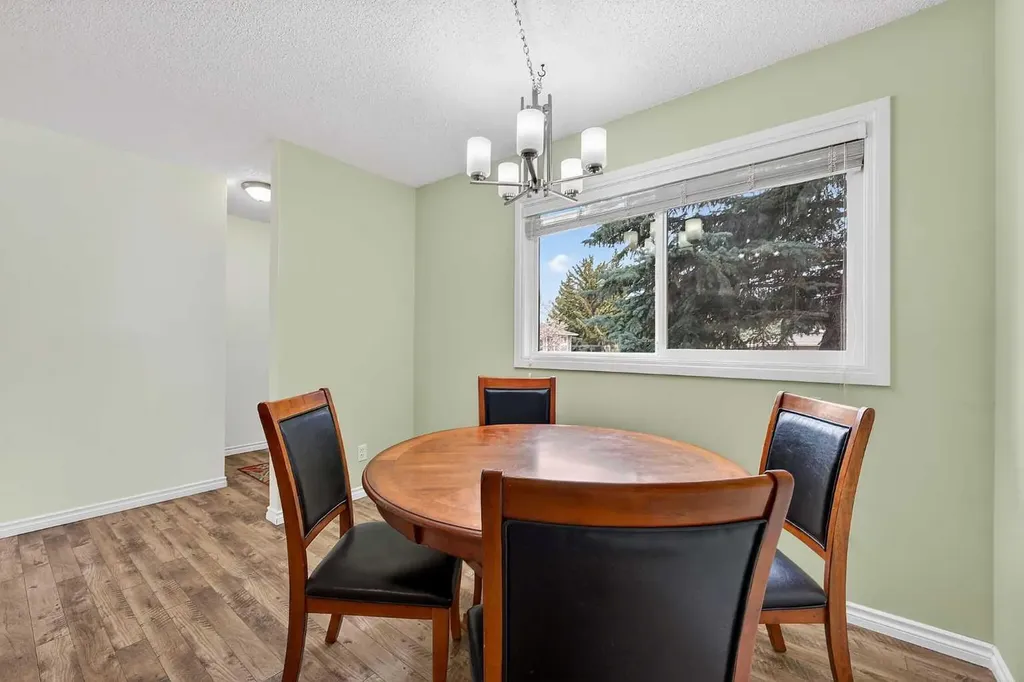 14736 Deerfield Drive SE Calgary AB T2J 5Y1