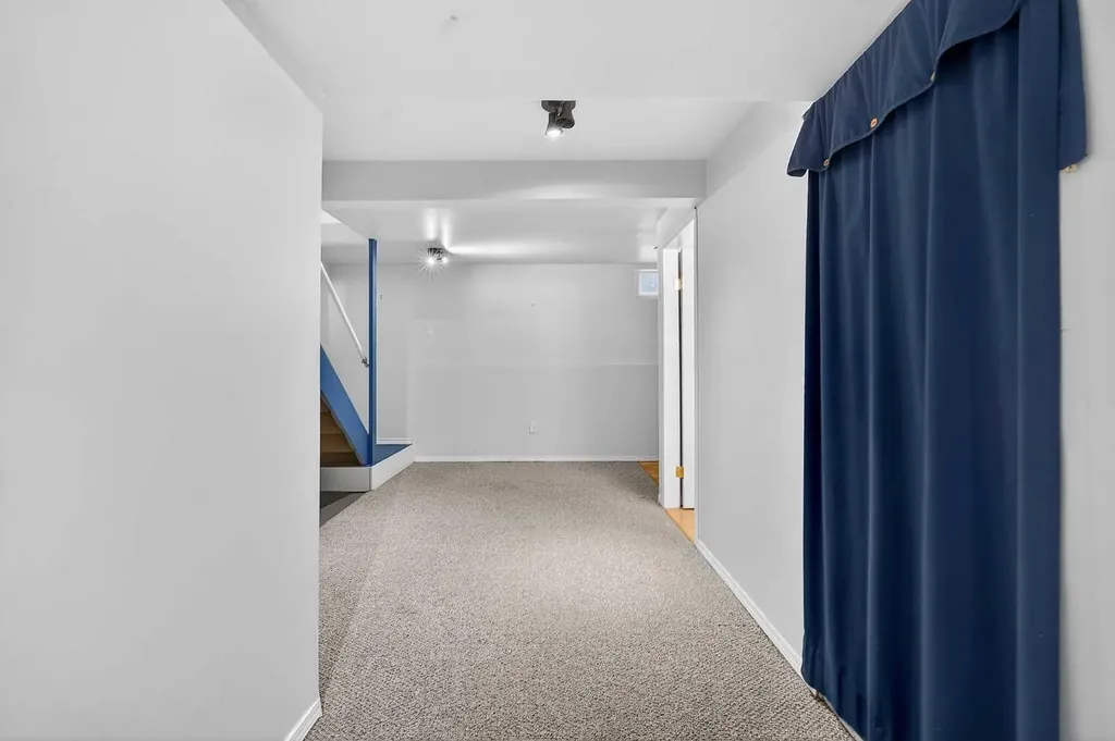 14736 Deerfield Drive SE Calgary AB T2J 5Y1
