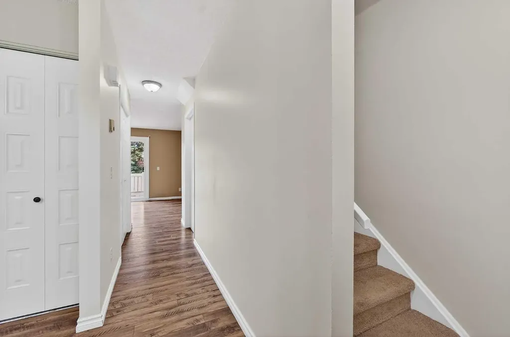14736 Deerfield Drive SE Calgary AB T2J 5Y1