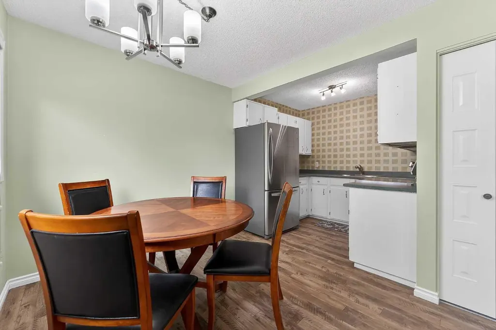 14736 Deerfield Drive SE Calgary AB T2J 5Y1