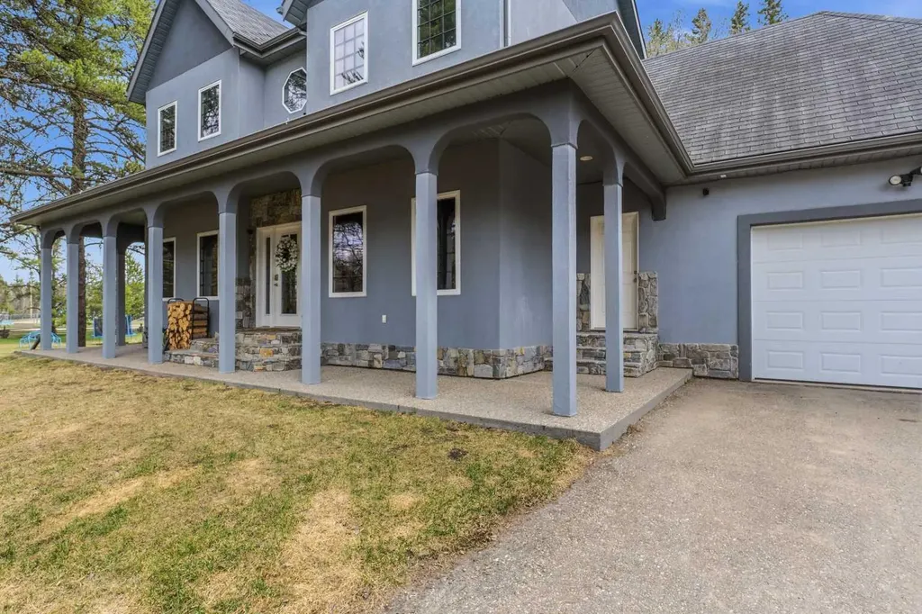 322 4 Street Blue Ridge AB T0E 0B0