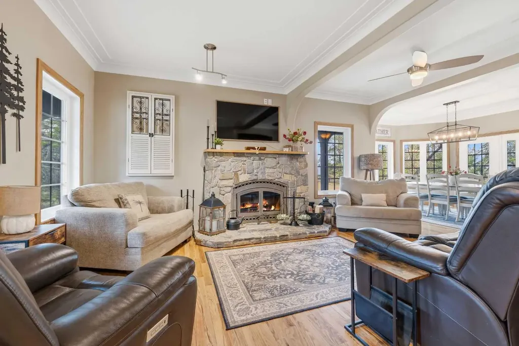 322 4 Street Blue Ridge AB T0E 0B0