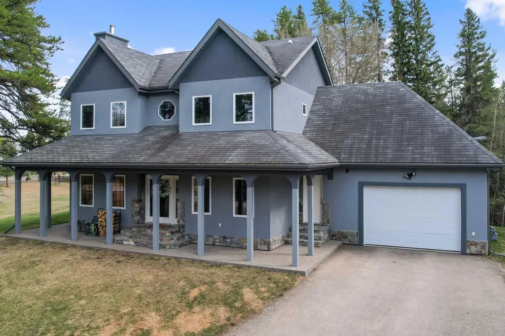 322 4 Street Blue Ridge AB T0E 0B0