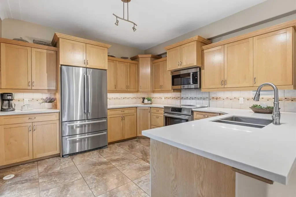 322 4 Street Blue Ridge AB T0E 0B0