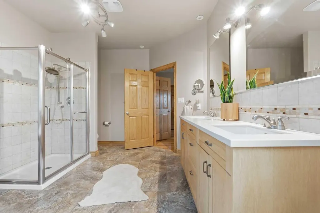 322 4 Street Blue Ridge AB T0E 0B0