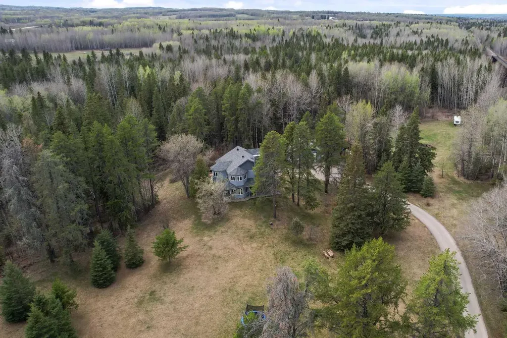 322 4 Street Blue Ridge AB T0E 0B0