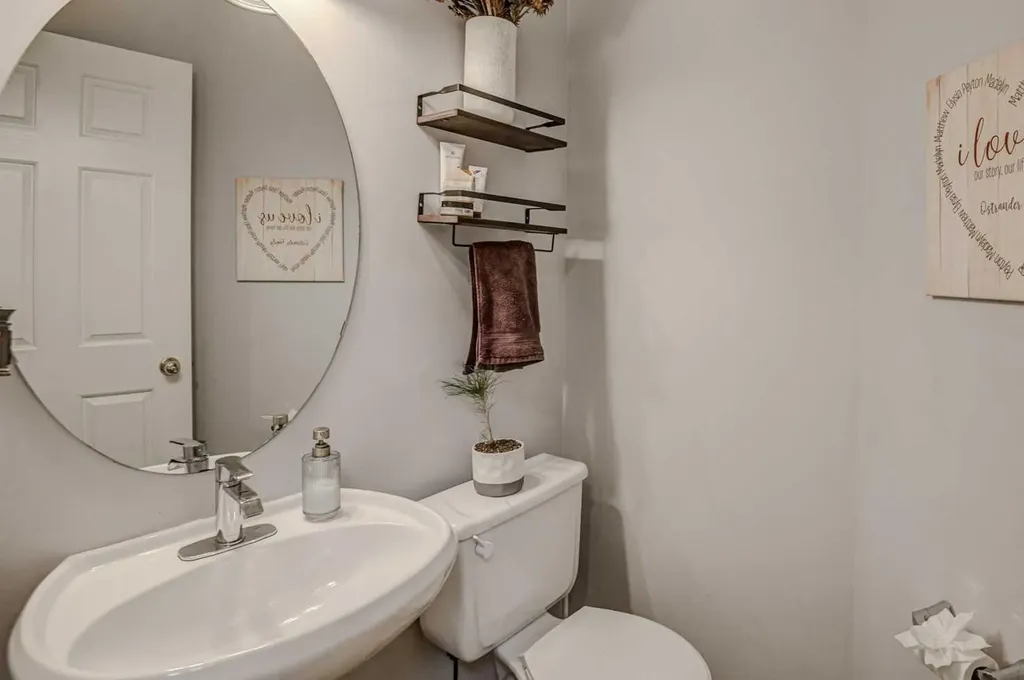 181 Citadel Ridge Close NW Calgary AB T3G 4V5