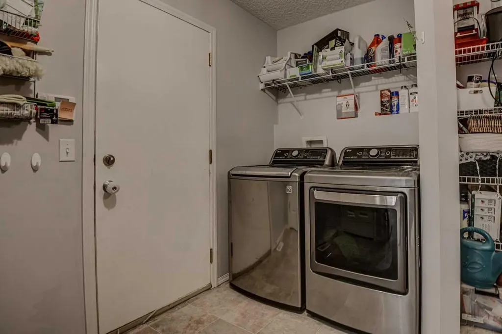 181 Citadel Ridge Close NW Calgary AB T3G 4V5