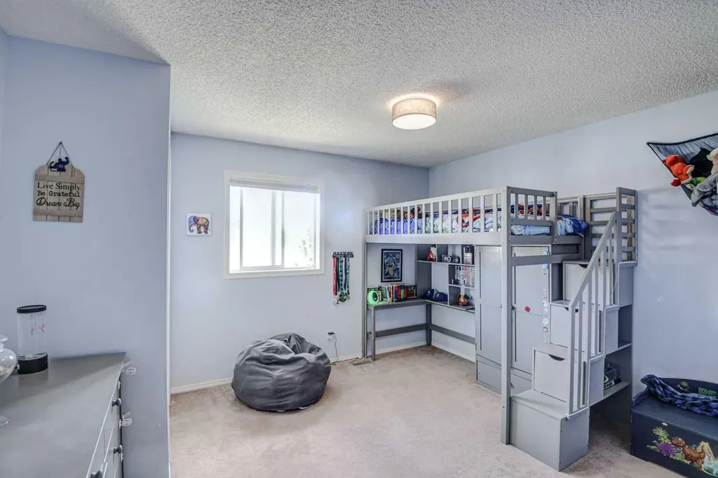 181 Citadel Ridge Close NW Calgary AB T3G 4V5