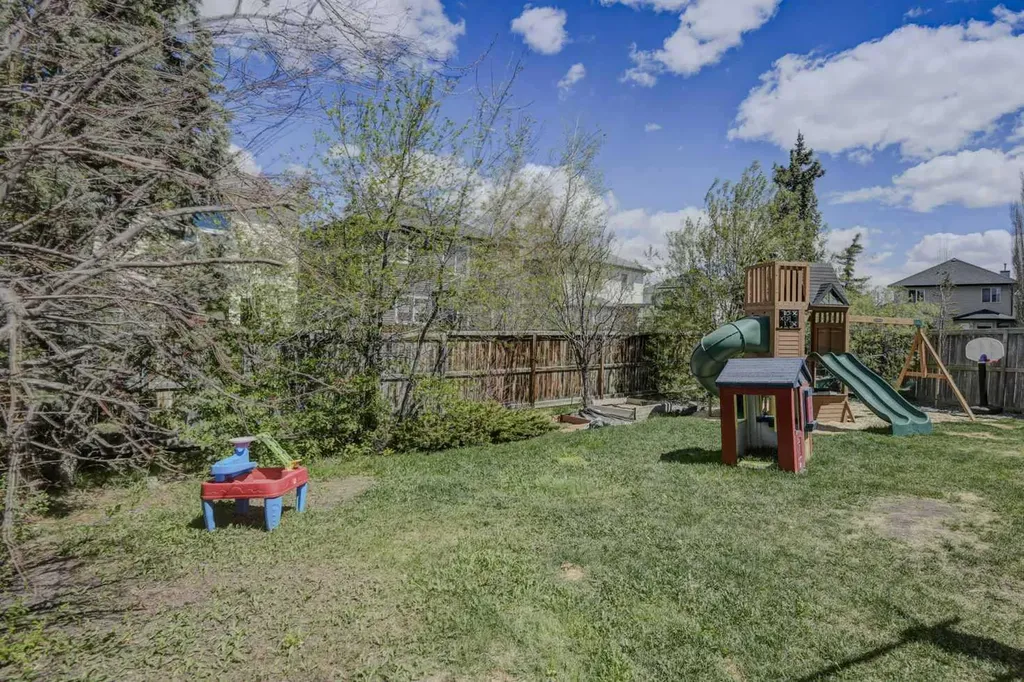181 Citadel Ridge Close NW Calgary AB T3G 4V5