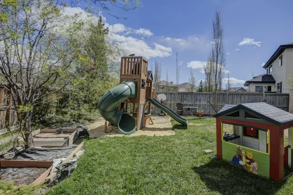 181 Citadel Ridge Close NW Calgary AB T3G 4V5