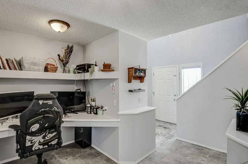 181 Citadel Ridge Close NW Calgary AB T3G 4V5