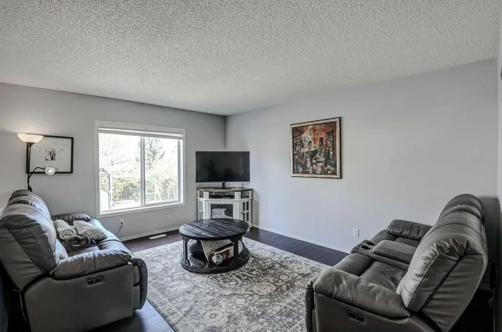 181 Citadel Ridge Close NW Calgary AB T3G 4V5