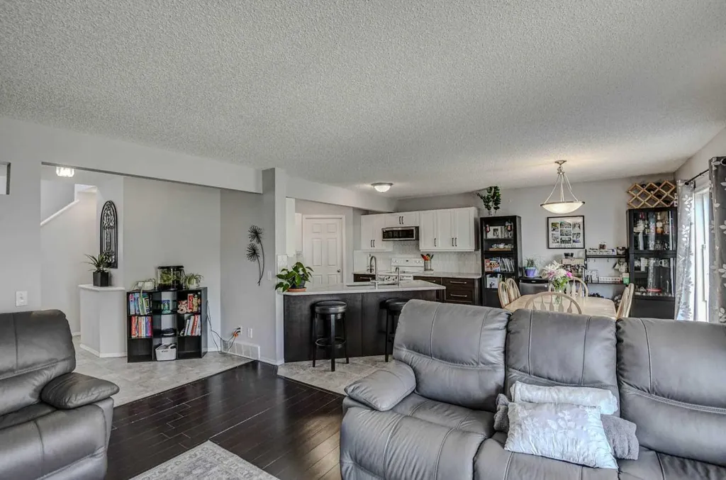 181 Citadel Ridge Close NW Calgary AB T3G 4V5