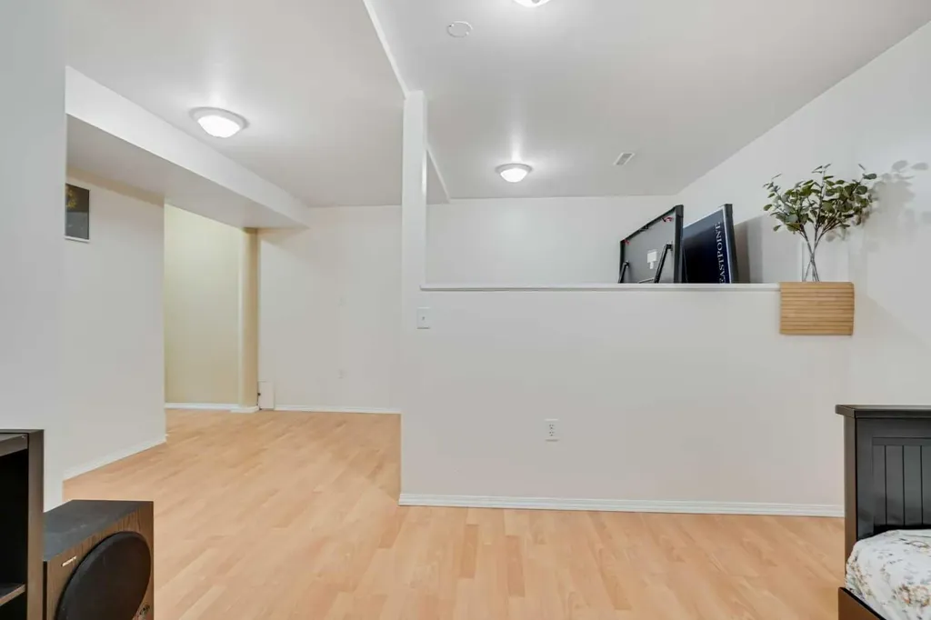 950 Arbour Lake Road NW Calgary AB T3G 5B3