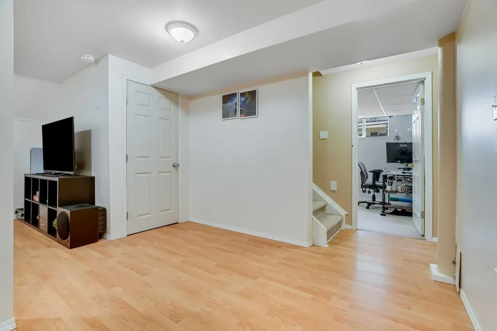 950 Arbour Lake Road NW Calgary AB T3G 5B3