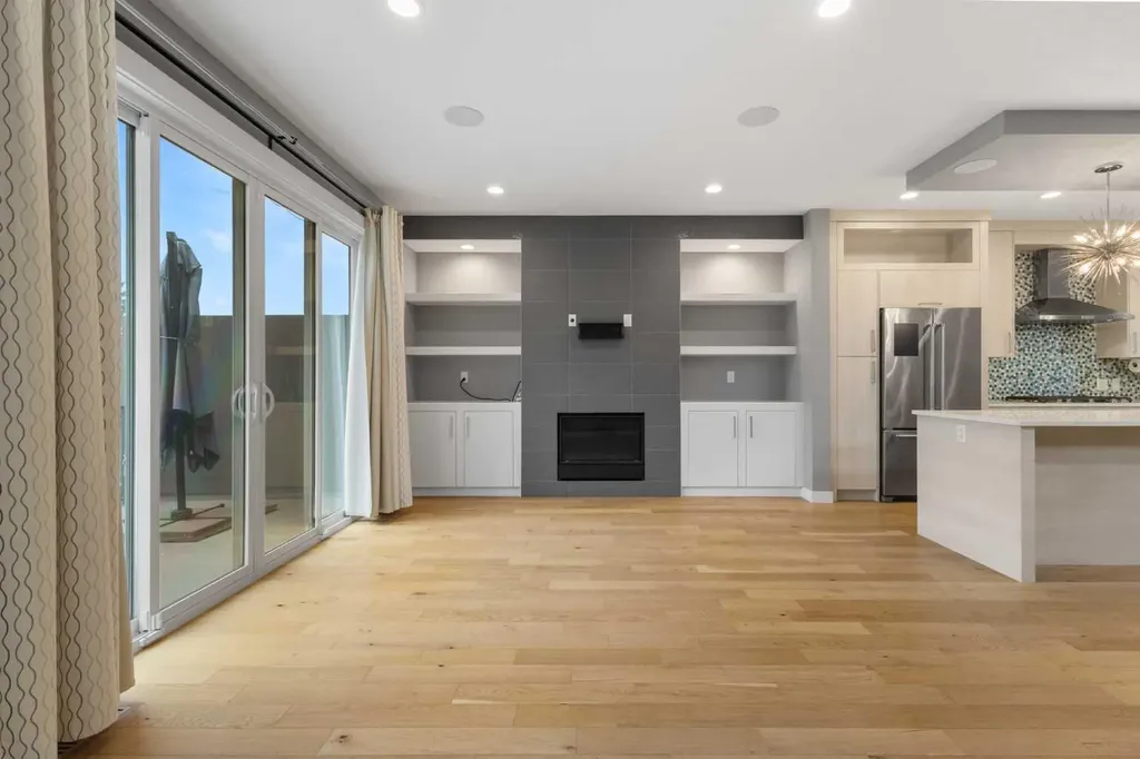 4905 21 Avenue NW Calgary AB T3B 0X1
