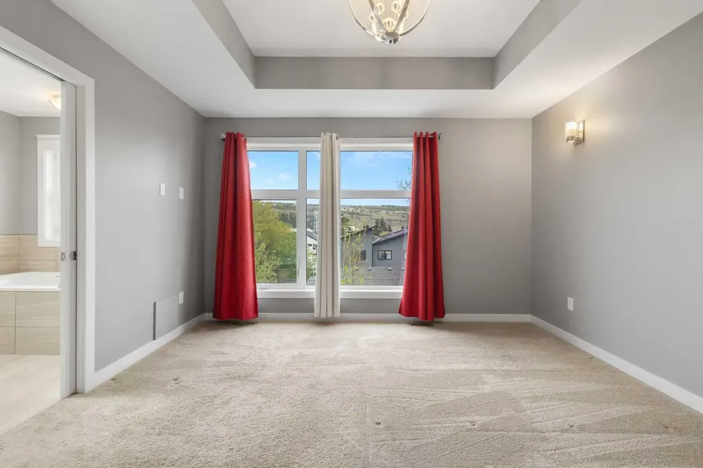4905 21 Avenue NW Calgary AB T3B 0X1