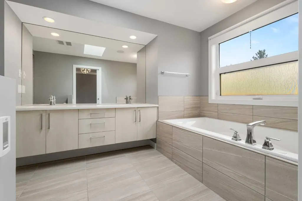 4905 21 Avenue NW Calgary AB T3B 0X1