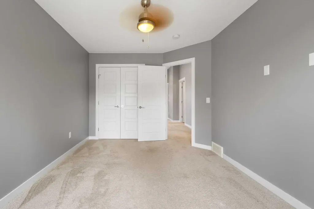 4905 21 Avenue NW Calgary AB T3B 0X1