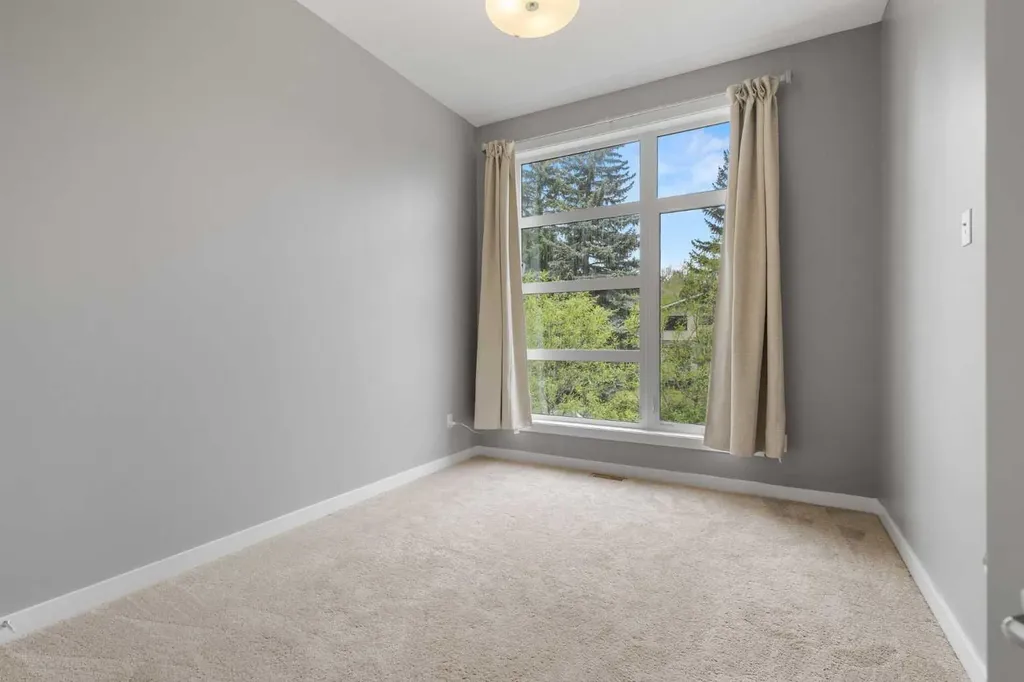 4905 21 Avenue NW Calgary AB T3B 0X1