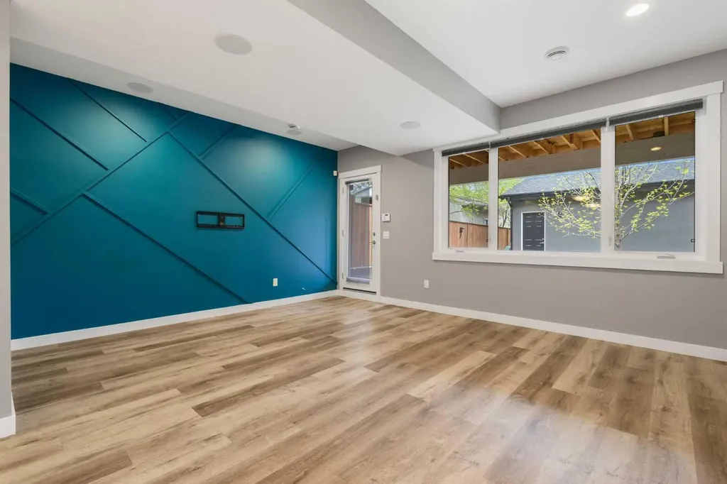 4905 21 Avenue NW Calgary AB T3B 0X1