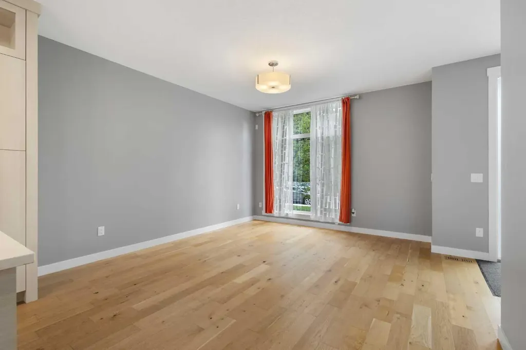 4905 21 Avenue NW Calgary AB T3B 0X1