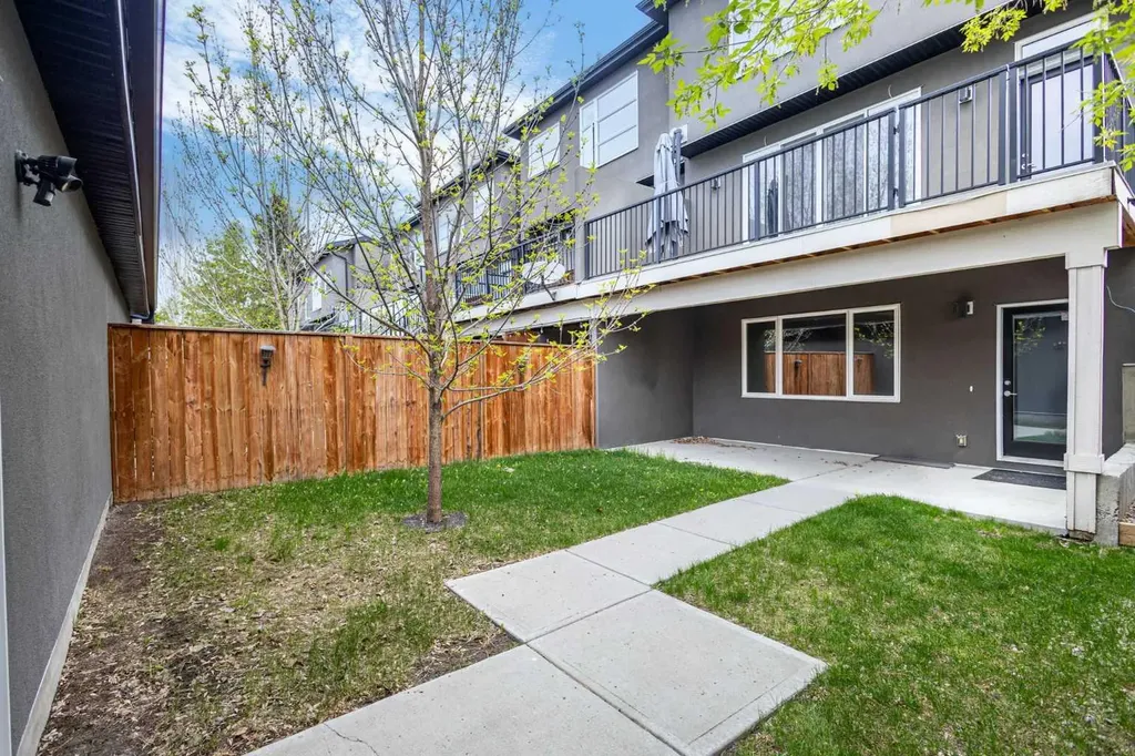 4905 21 Avenue NW Calgary AB T3B 0X1