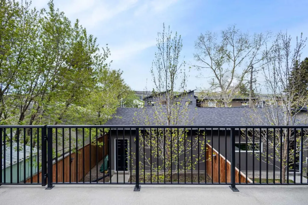 4905 21 Avenue NW Calgary AB T3B 0X1