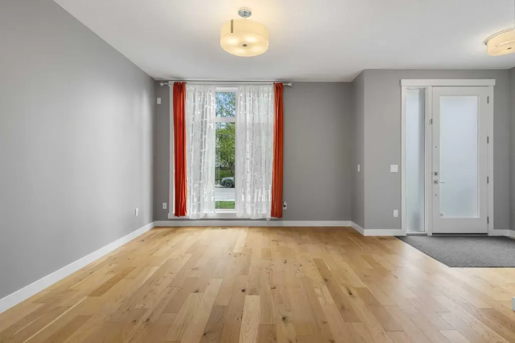 4905 21 Avenue NW Calgary AB T3B 0X1