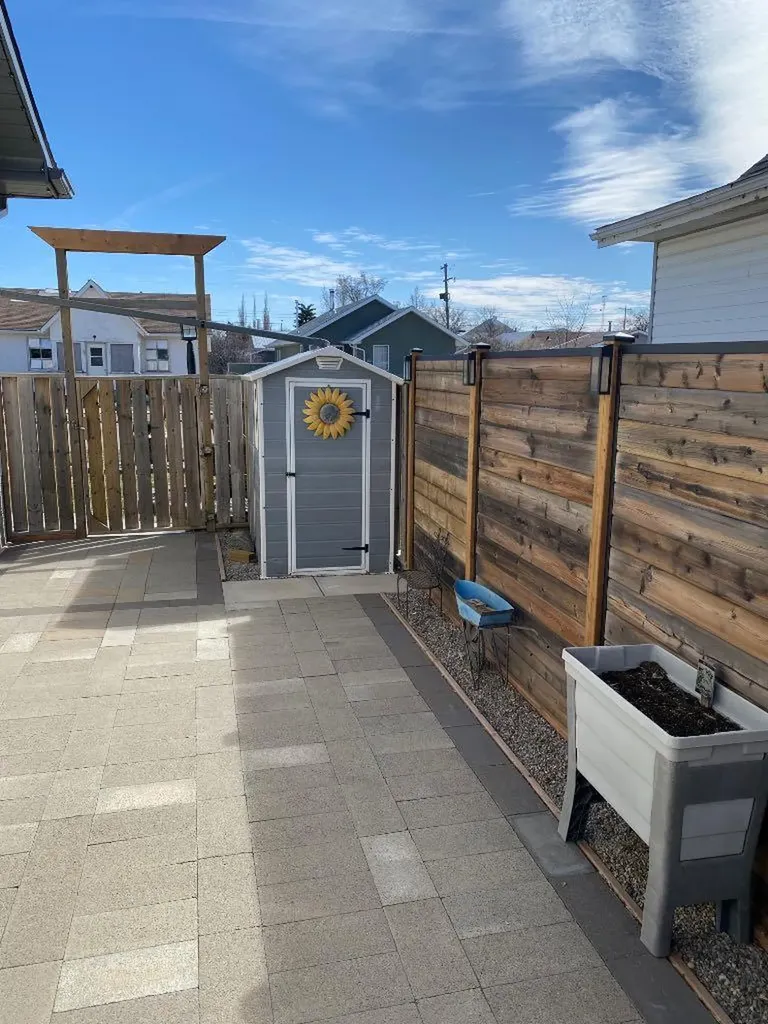 110 5th Avenue E Hanna AB T0J 1P0